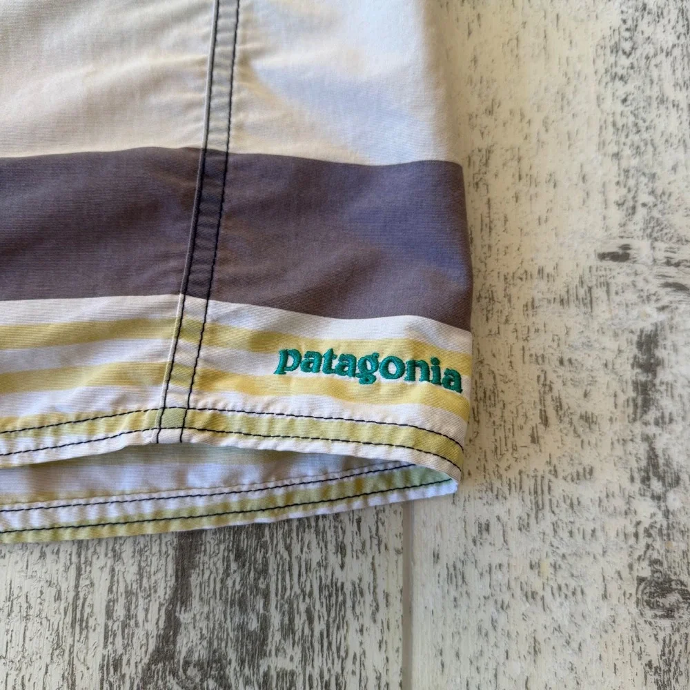 PATAGONIA Striped Board Shorts Swim‎ Trunks Men's Size 35 Casual Beach Surf Pool